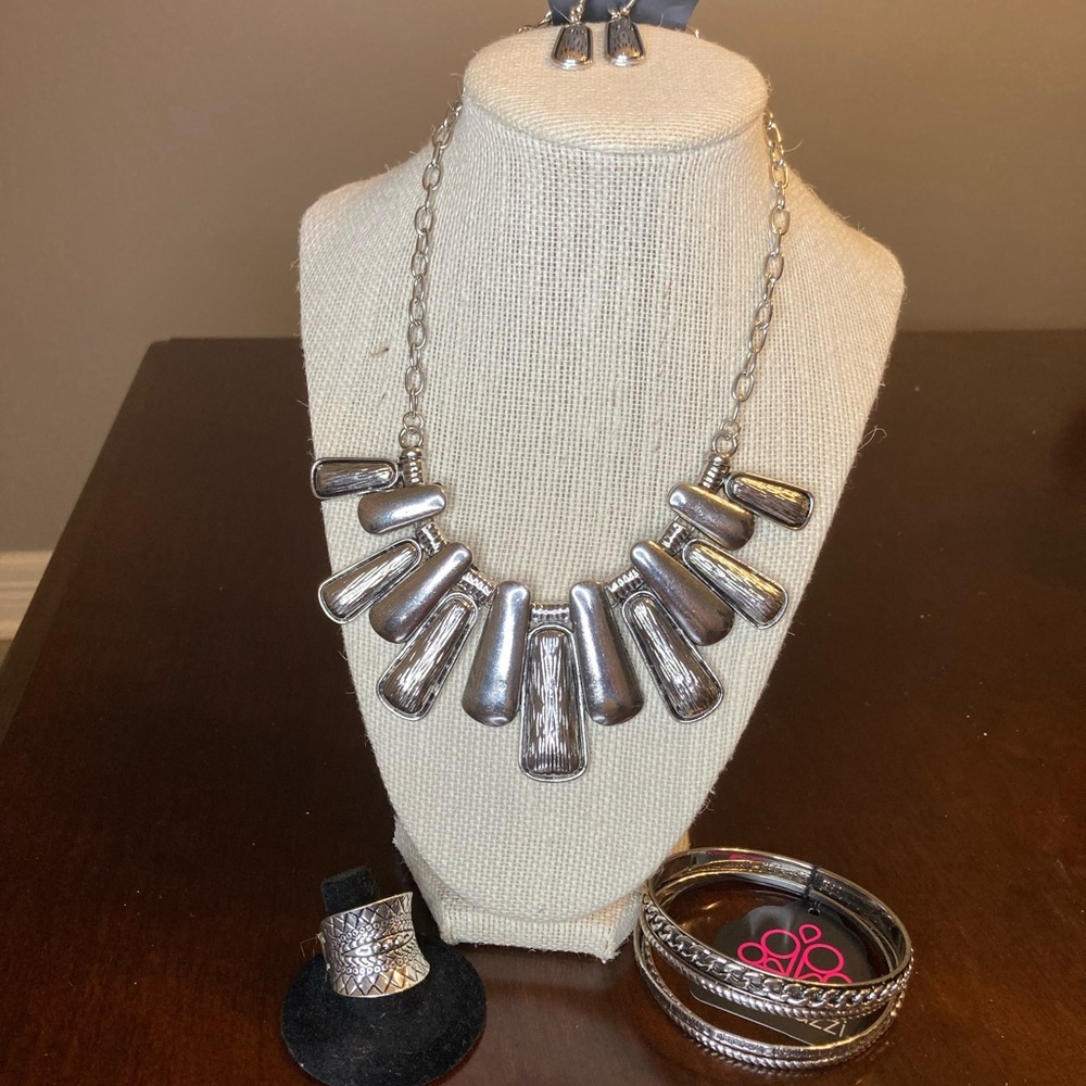 Silver necklace Set
